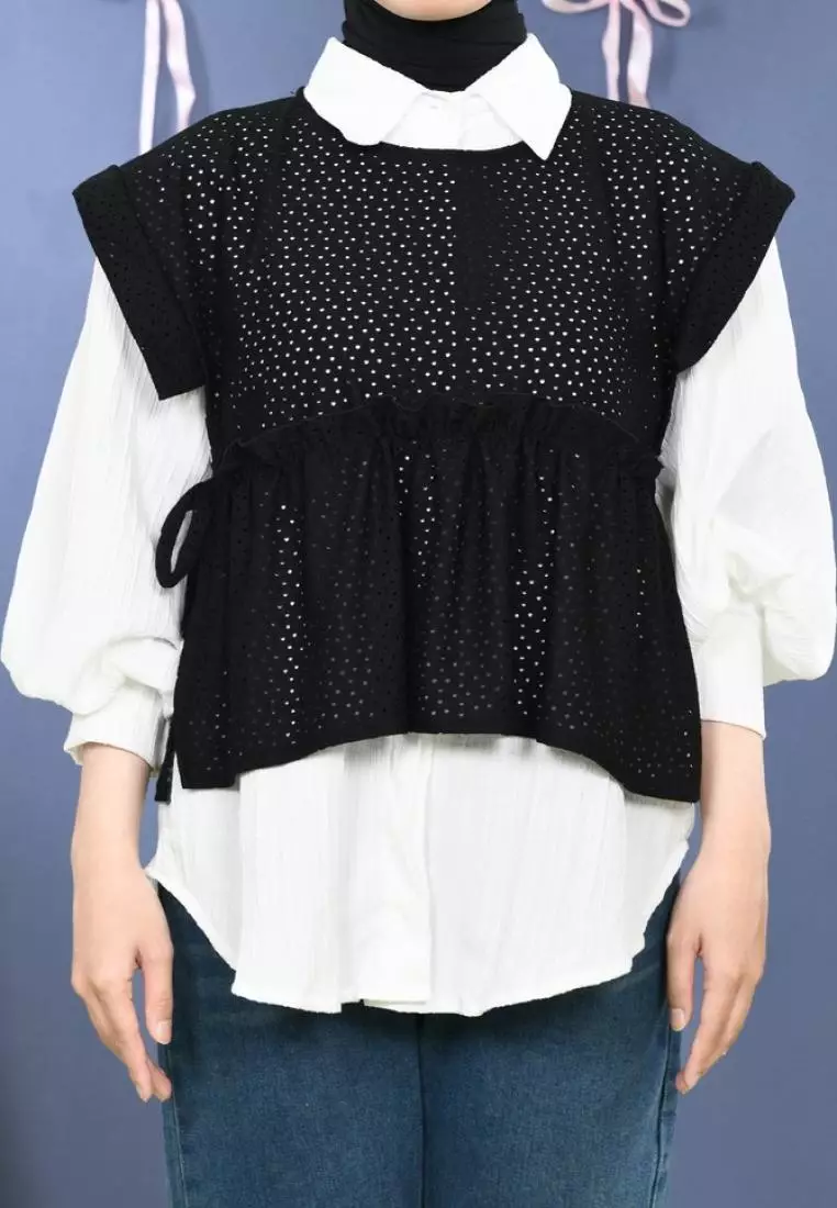 Arin Ruffle Vintage Vest - Black M19268 R92S2