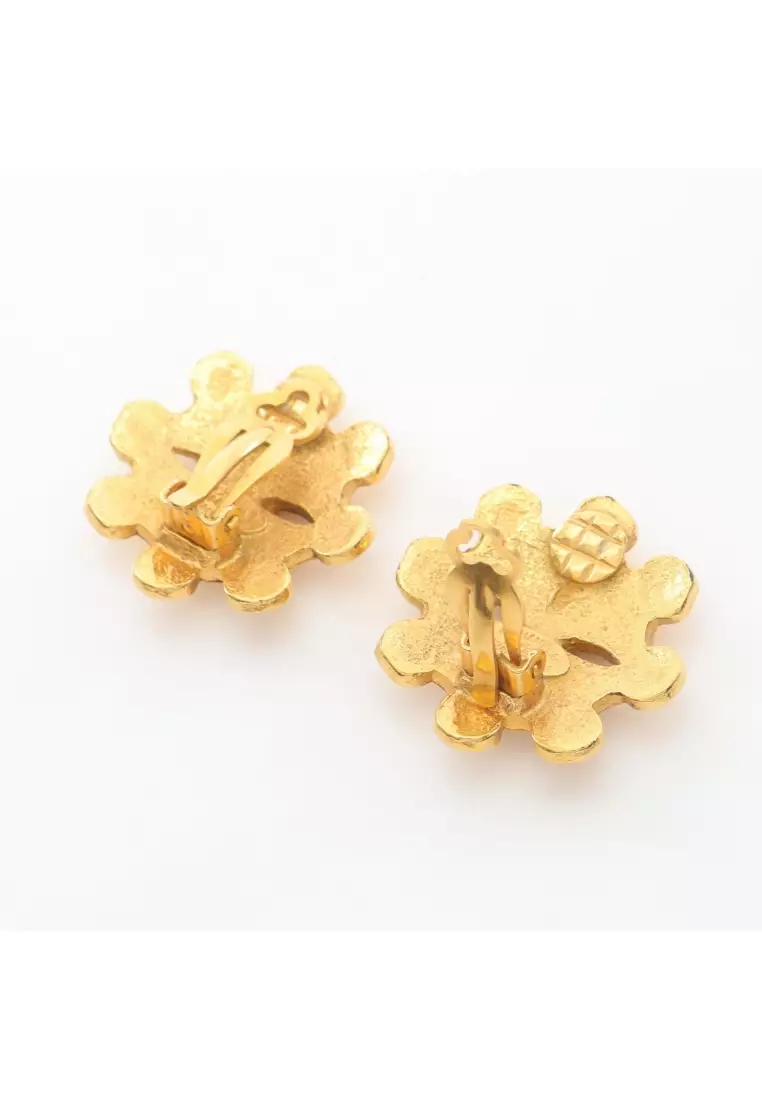 Pre-Loved Chanel coco mark earrings GP gold 04P