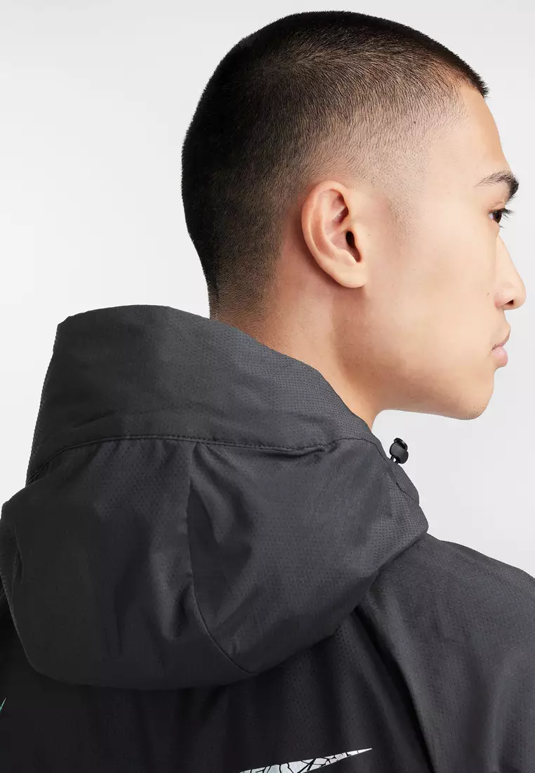 Nike impossibly light running jacket hotsell