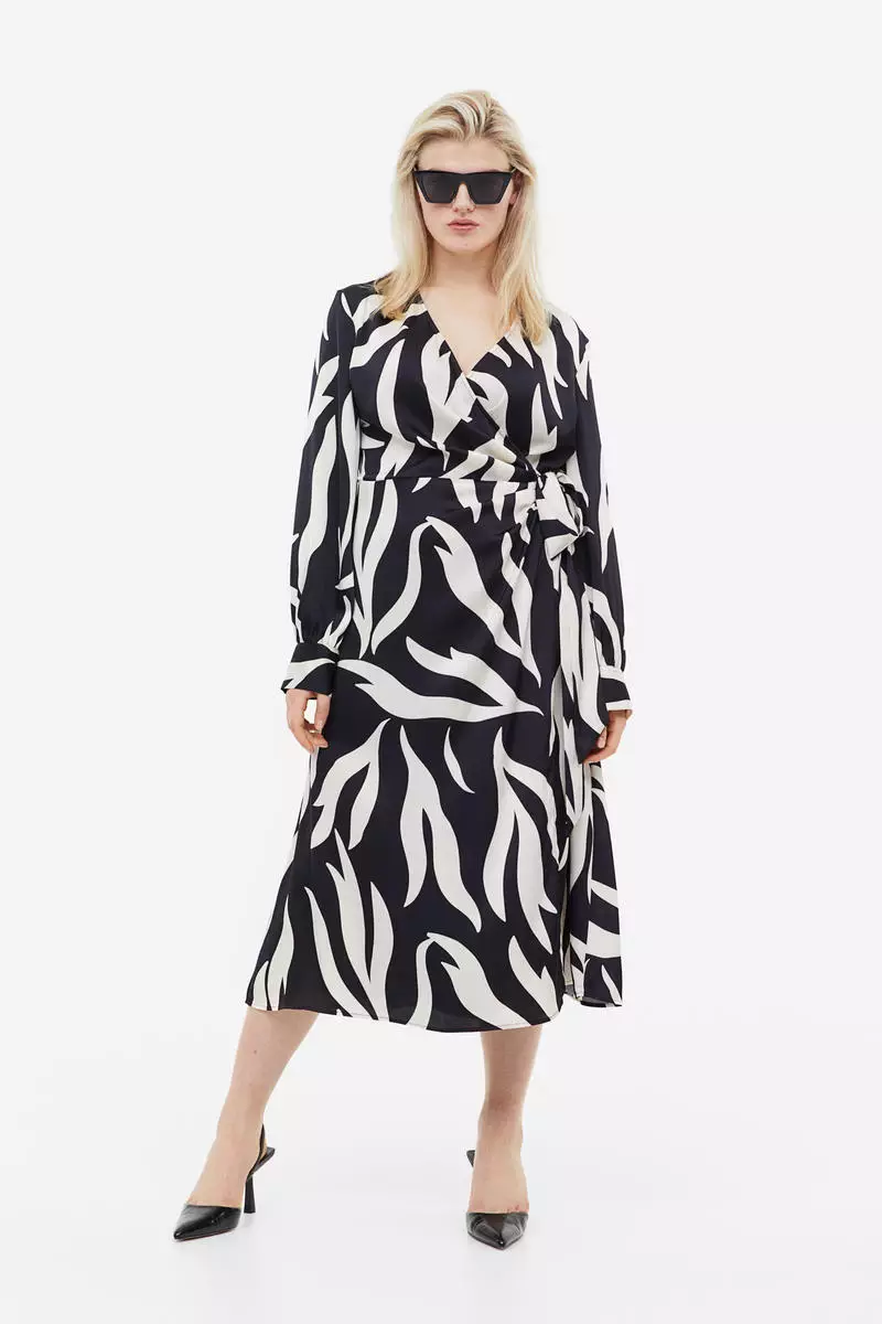 Balloon-sleeved wrap dress