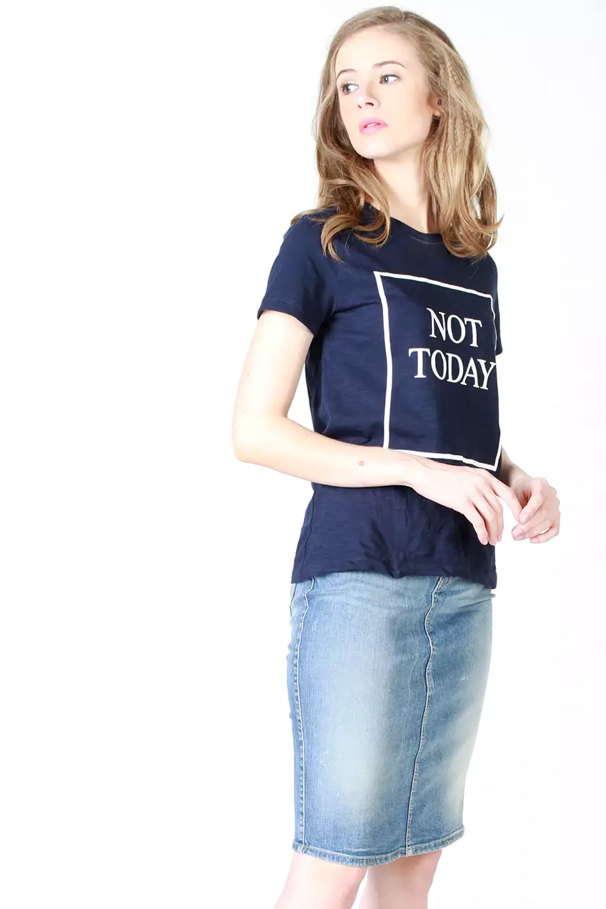Kaos Wanita Chic Navy
