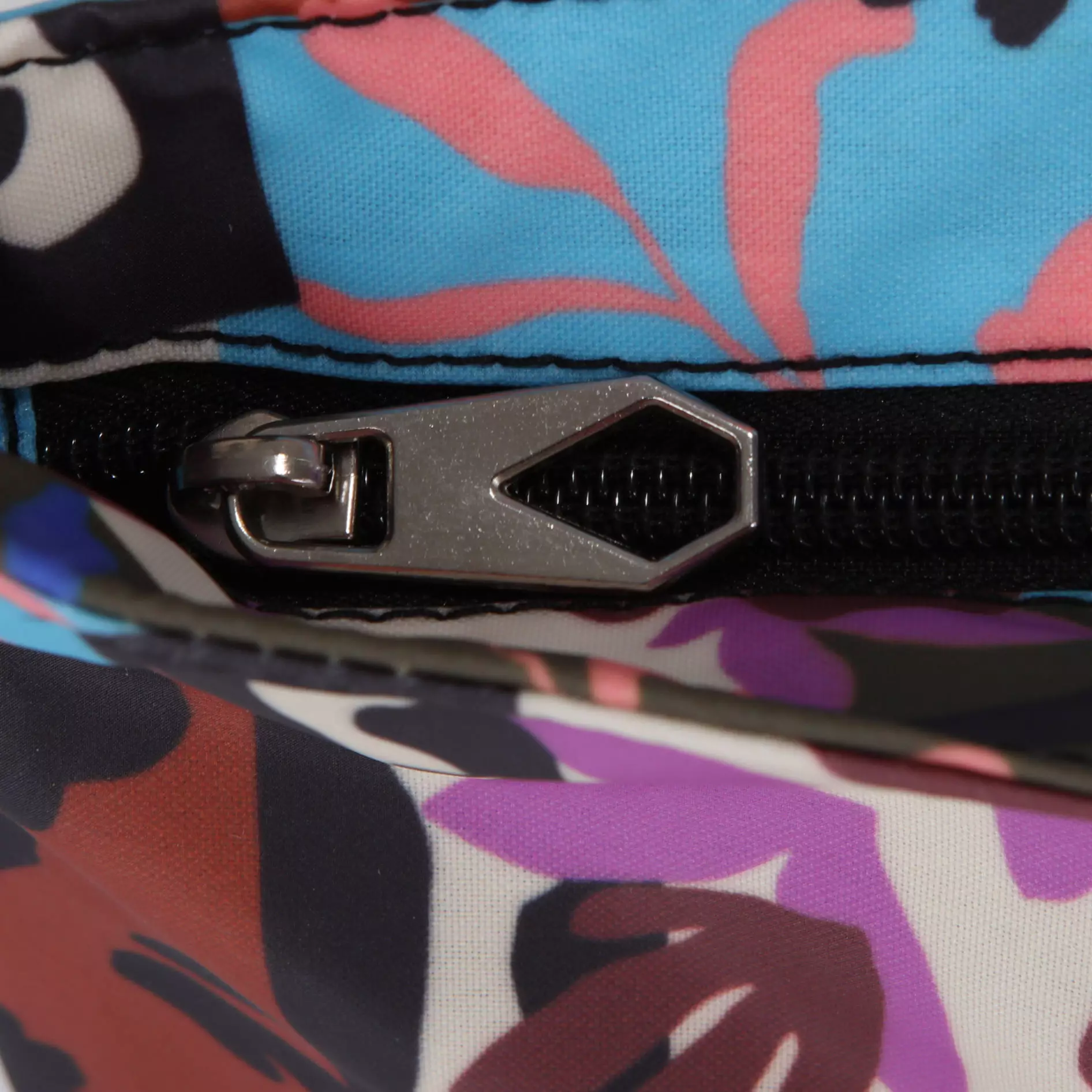 GSB BAY BAE BEACH TOTE BAG MULTI