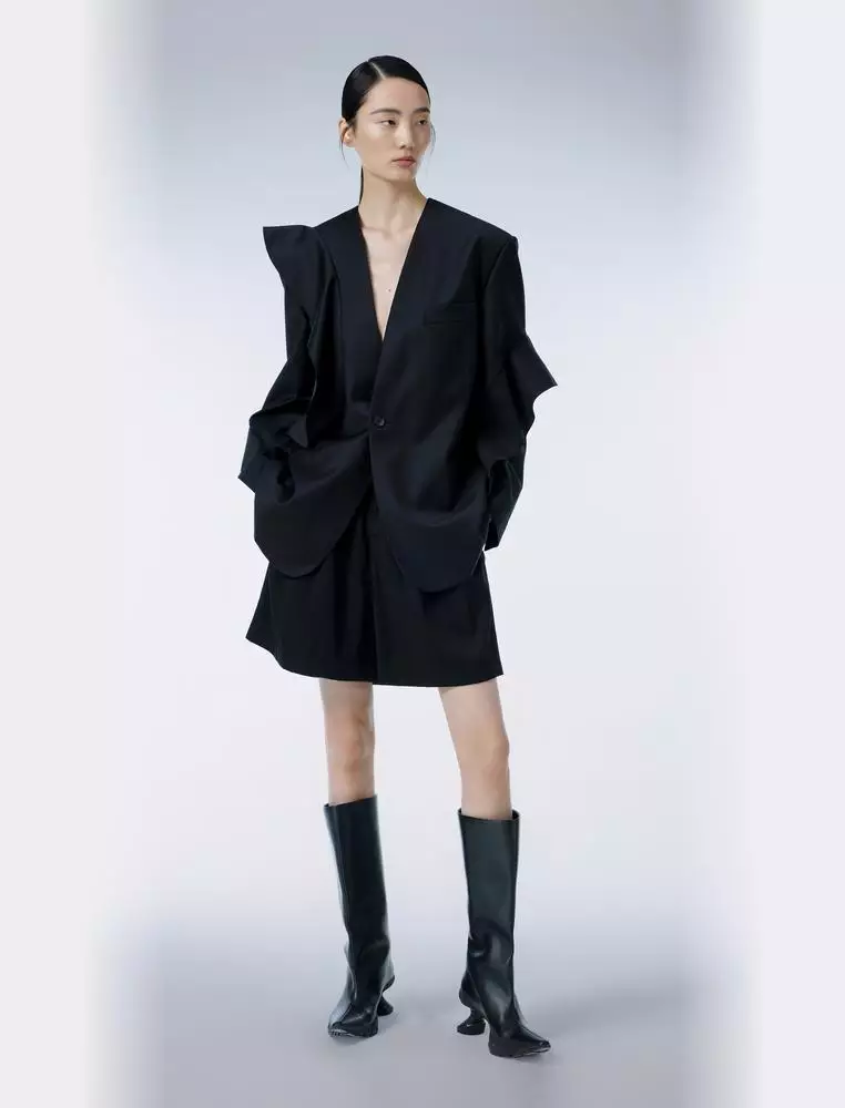 宽松设计感中长款西服