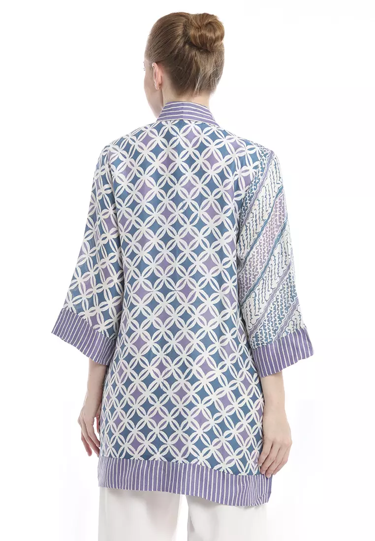 Blazer Batik Wanita - Bhatara Batik Juliana - Atasan Batik Modern Lengan Panjang