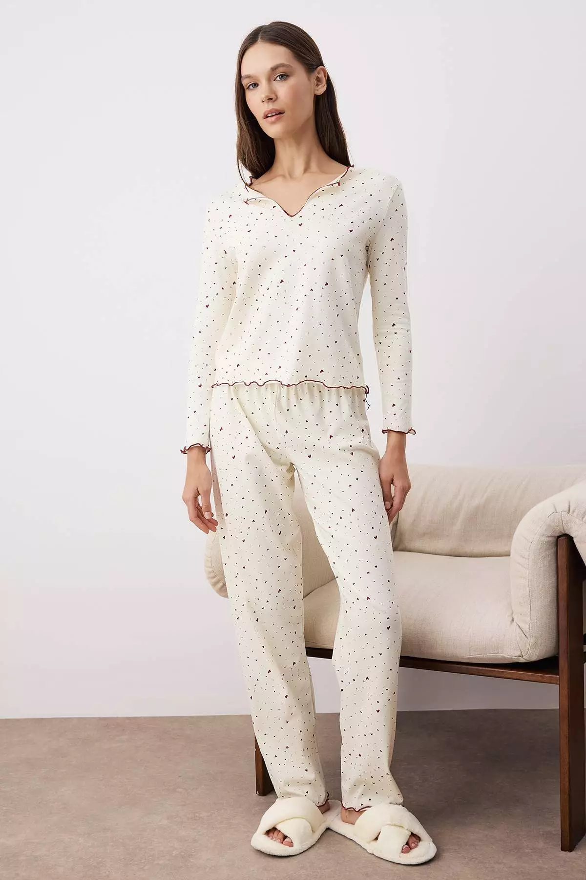 Ecru Cotton Lycra Soft Touch Heart Baby Overlock Detailed Knitted Pajama Set