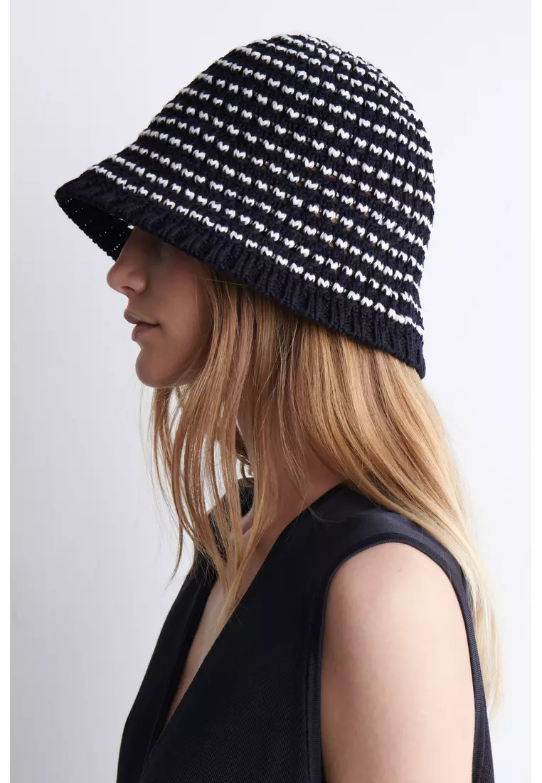 CROCHET BUCKET HAT