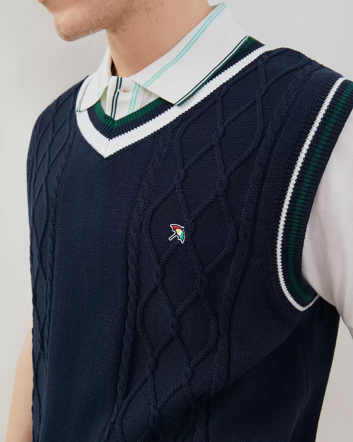 MEN'S NAVY KNIT VEST