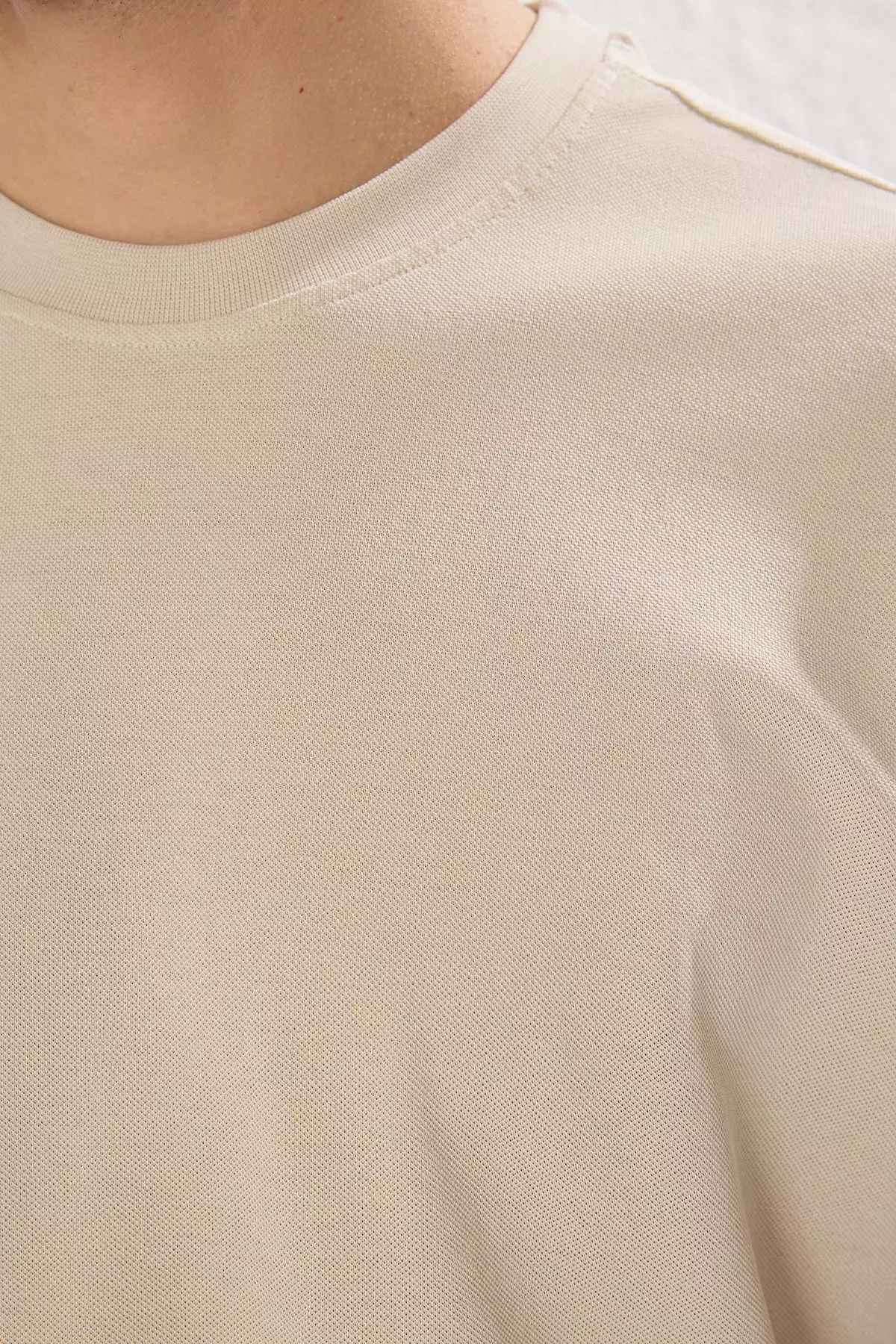 Oversize/Wide Cut Textured Basic T-Shirt
