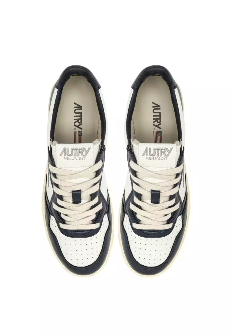AUTRY - MEDALIST LOW BICOLOR SNEAKERS IN WHITE AND BLUE LEATHER