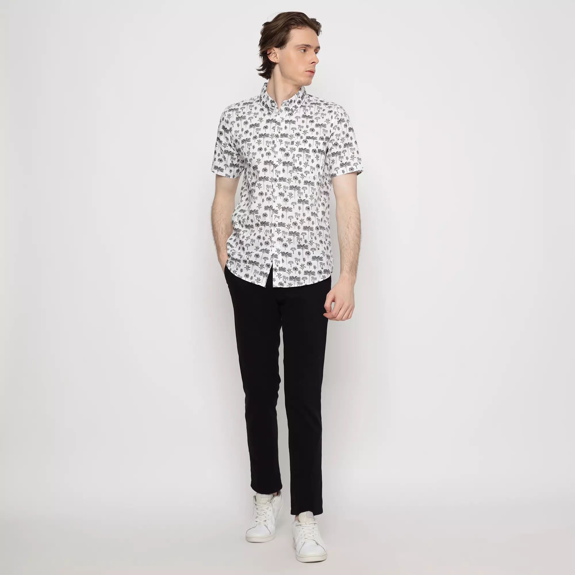 Platini Kemeja Motif Pria Lengan Pendek Katun Putih 132187