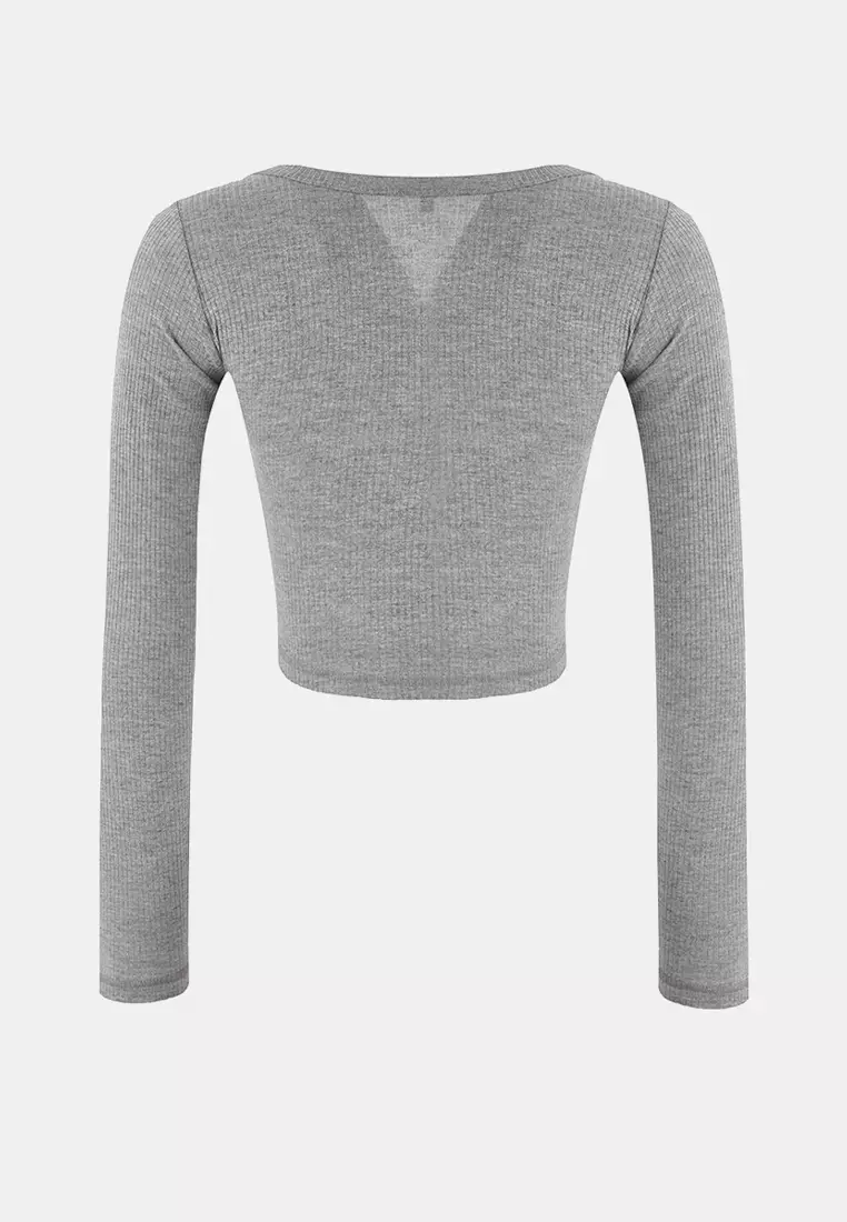 Fitted/V-Neck Snap Crop Soft Knitted Crop Top