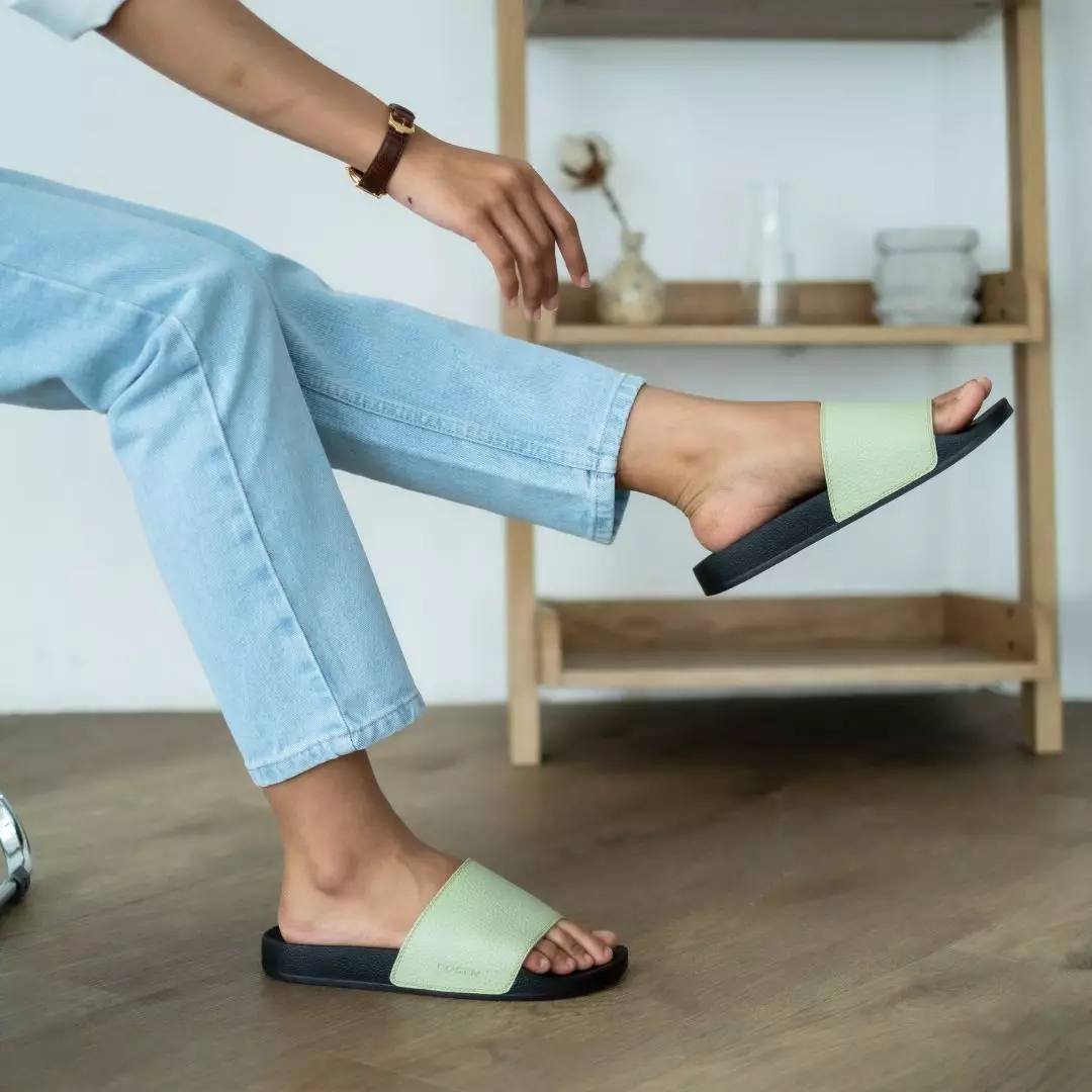 Cogen Sandal Pria dan Wanita Slop Rubber Sendal Kulit