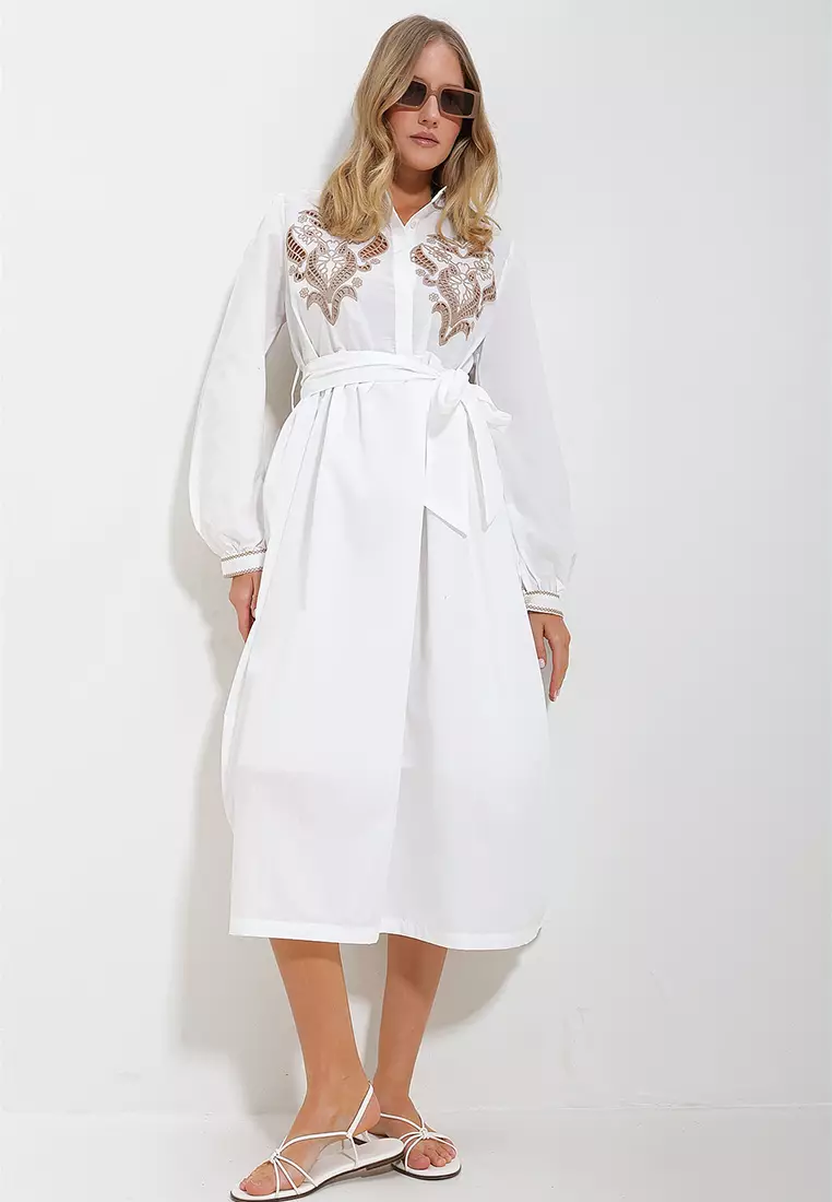 Judge Collar Embroidered Dress