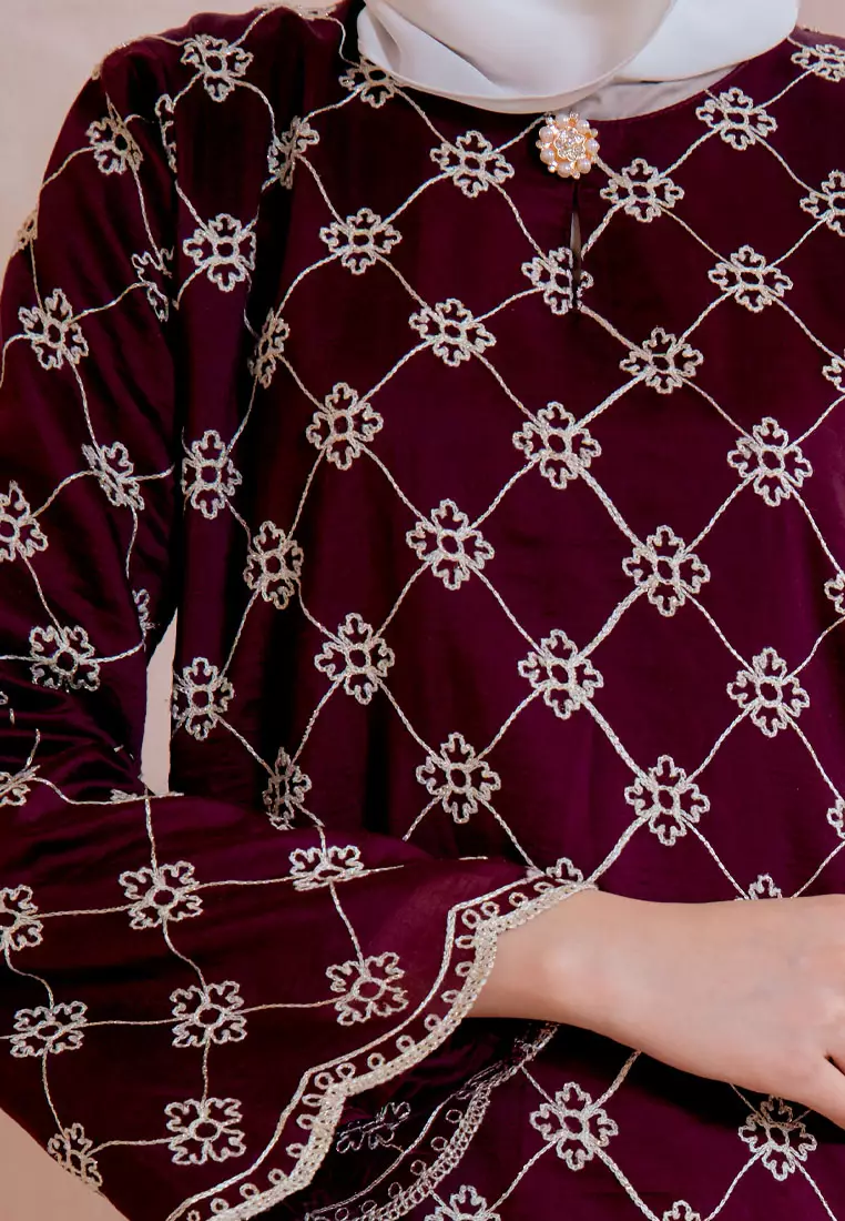 Mahsuri 2.0 Luxe Embroidery Baju Kurung Pahang Kipas Belakang