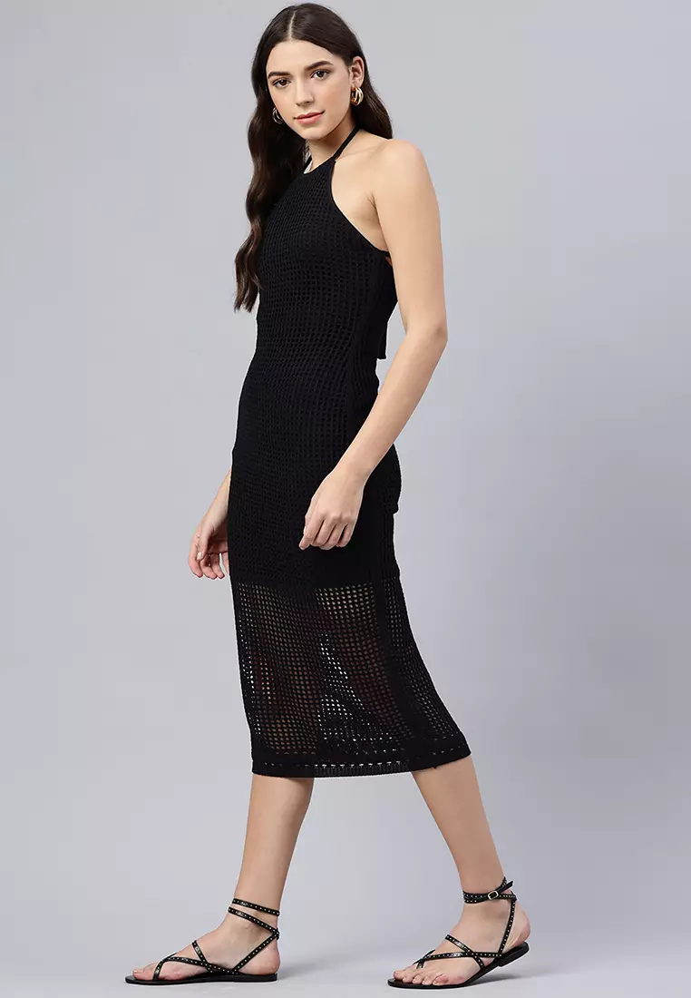 Gaun Punggung Terbuka Leher Halter Warna Hitam