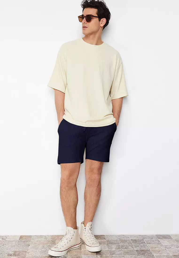 Textured Normal Waist Shorts