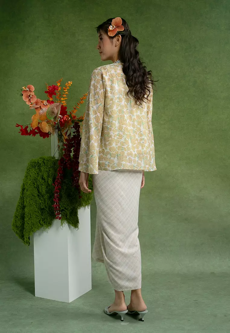 3 Pieces Set Bella Kebaya Top with Pareo skirt