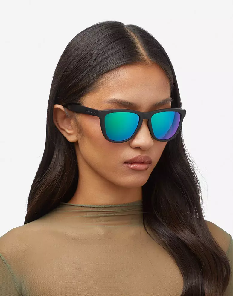 HAWKERS POLARIZED Black Emerald ONE RAW. Sunglasses for Men and Women, Unisex. UV400 protection. Official product designed and made in Spain. HONR21BFTP