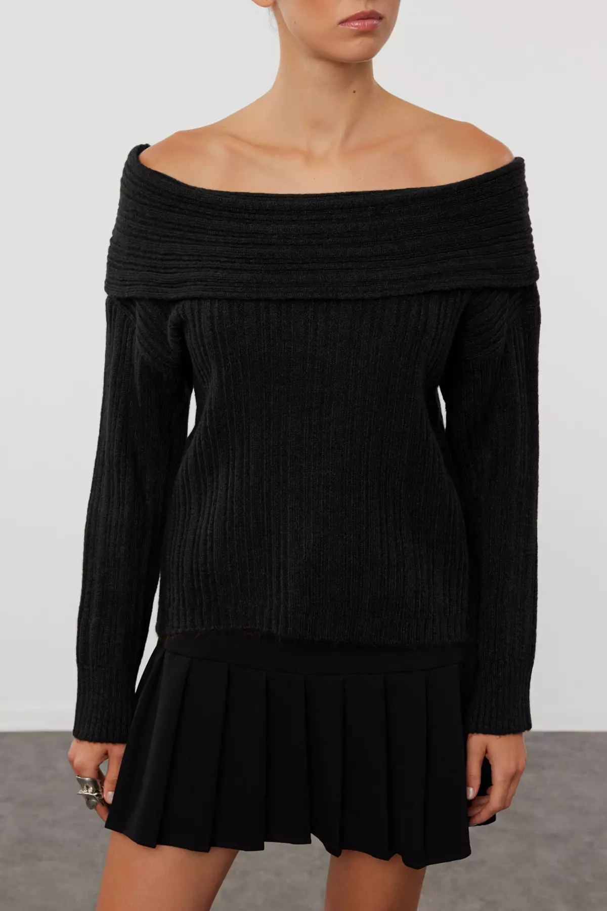 Black Soft Textured Carmen Collar Knitwear Sweater Twoaw25Kz00076