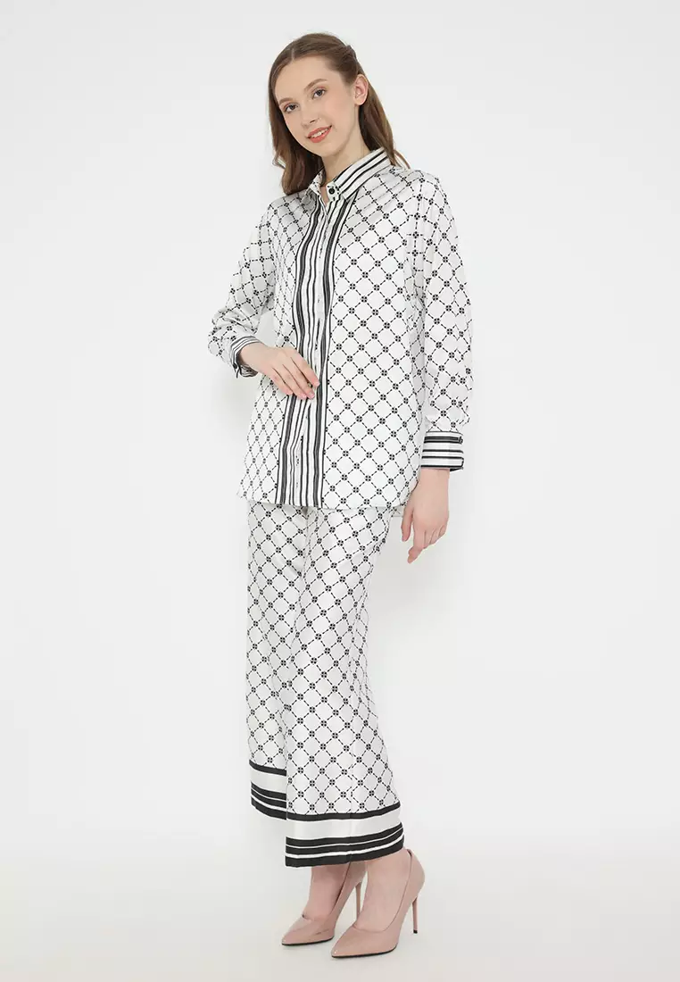 Monogram Shirt With Long Sleeve Casual Look In White By Brilliant Girl Warna PUTIH