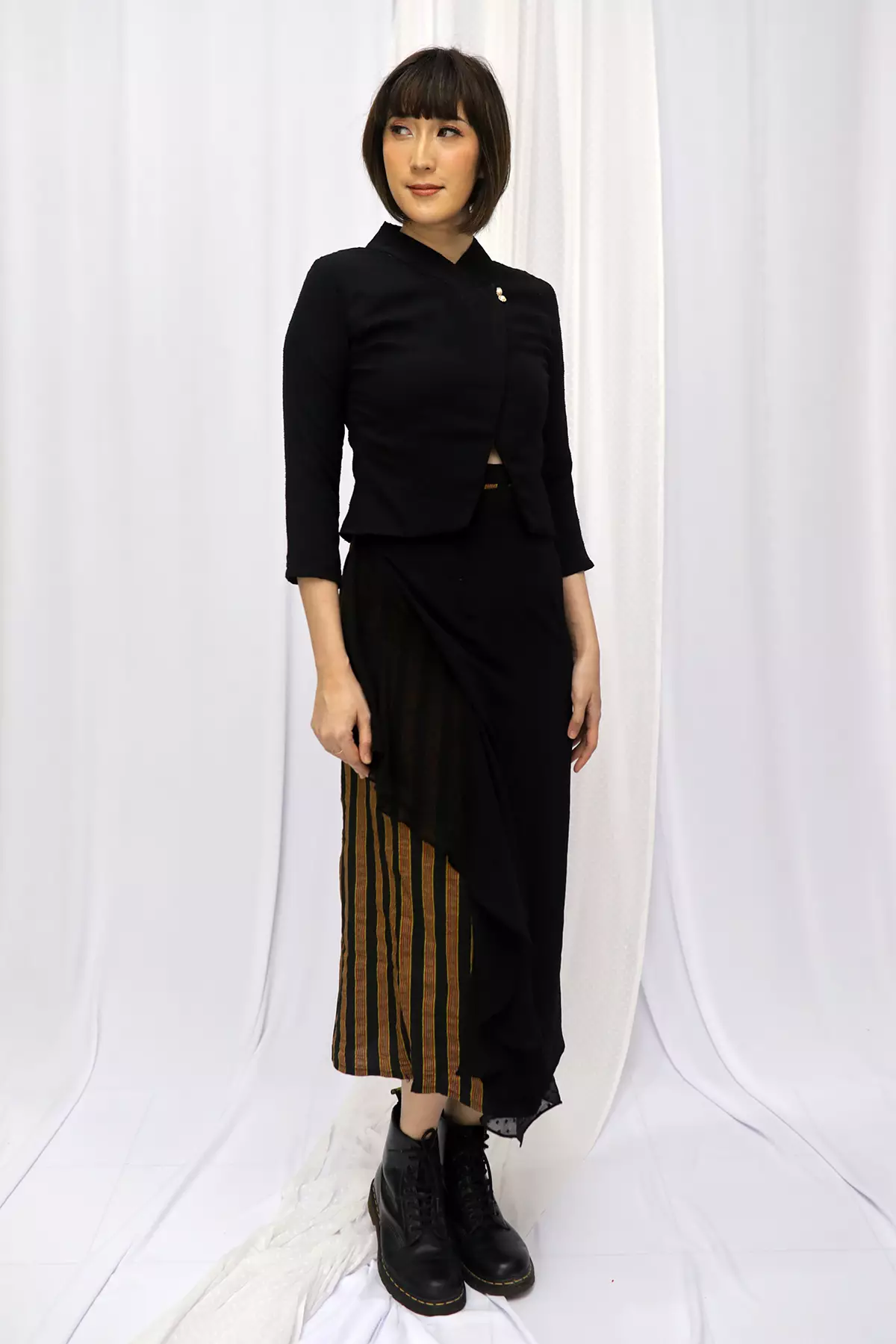 Maharani Mignight Janggan Hitam Kebaya