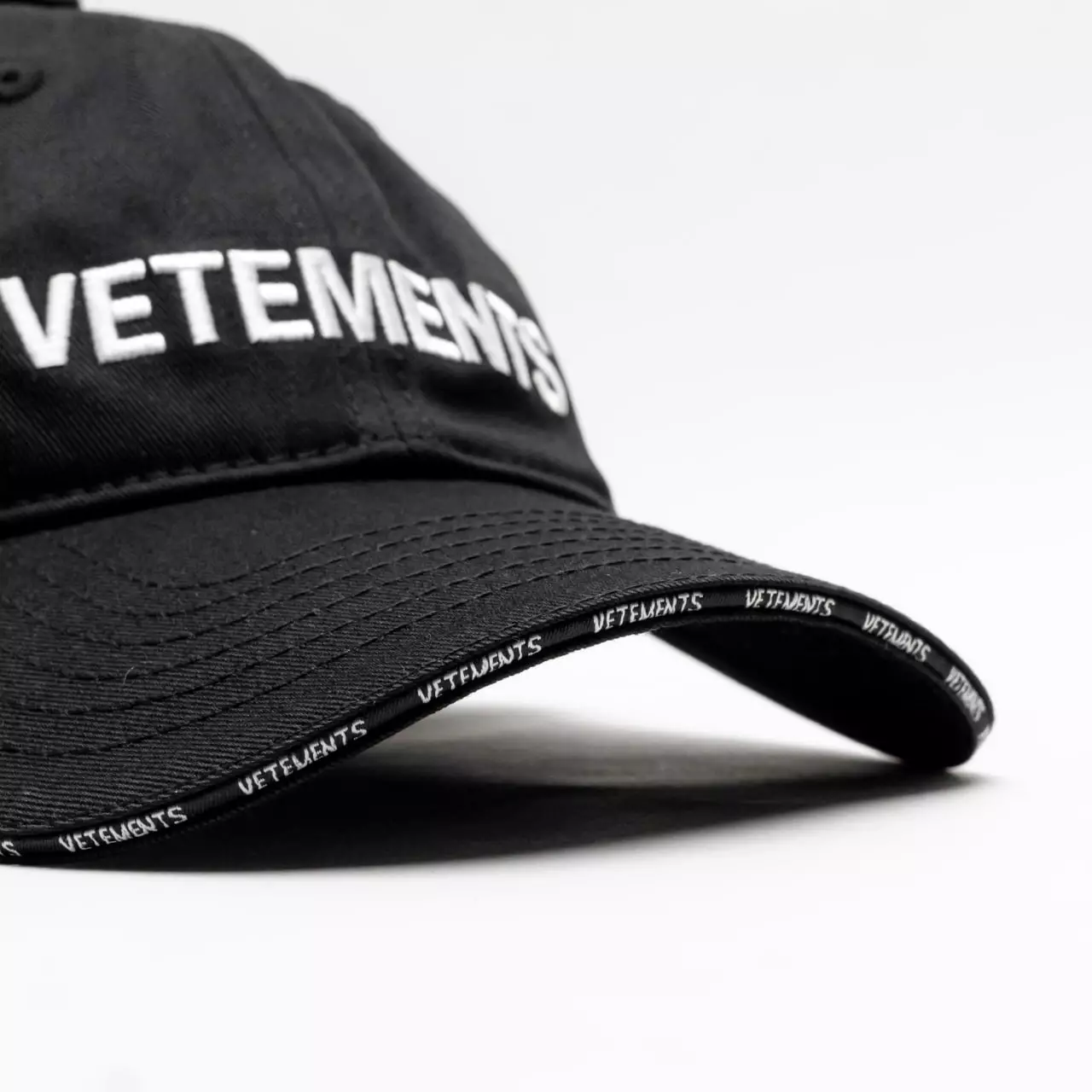 vetements baseball VETEMENTS 17AWロゴ刺繍 vetements baseball VETEMENTS 17AWロゴ刺繍