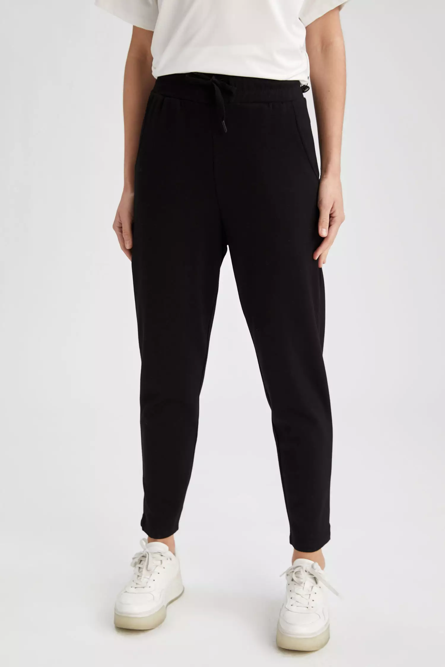 Buy DeFacto Tie Waist Soft Textured Sweatpants 2023 Online | ZALORA  Singapore