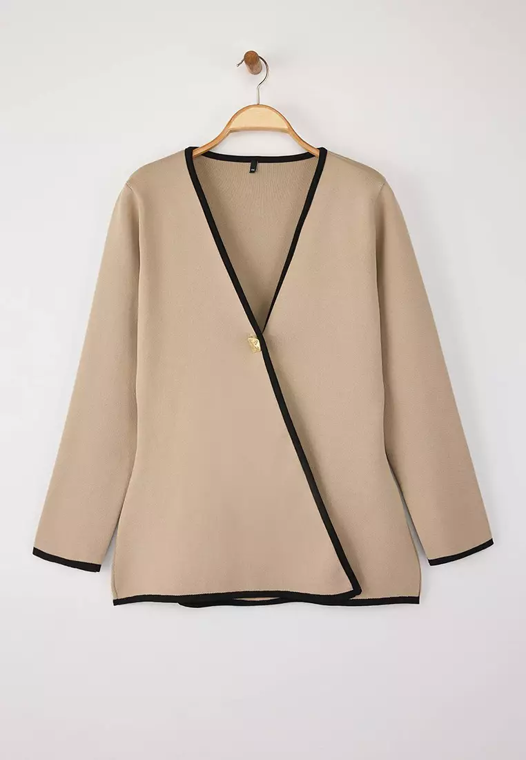 Stone Piping Detailed Asymmetric Cut Knit Jacket-Look Cardigan