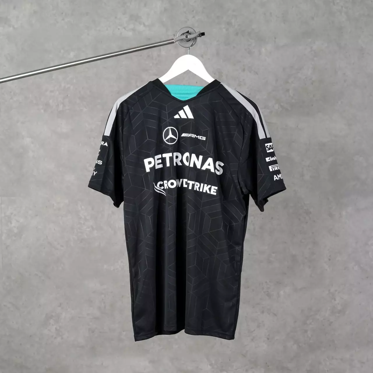 Kaos F1 FORMULA ONE PETRONAS MERCEDES AMG BLACK 2026 TSHIRT 100% ORIGINAL