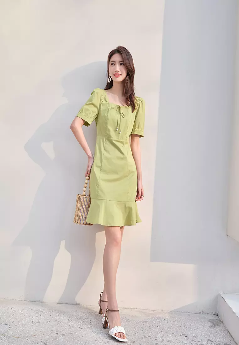Square Neck Puff Sleeve Low Flare Midi Dress