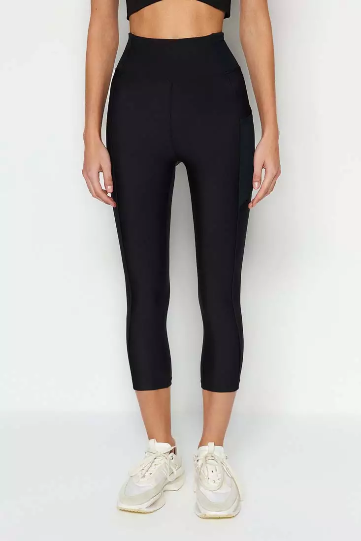 crop leggings with pockets