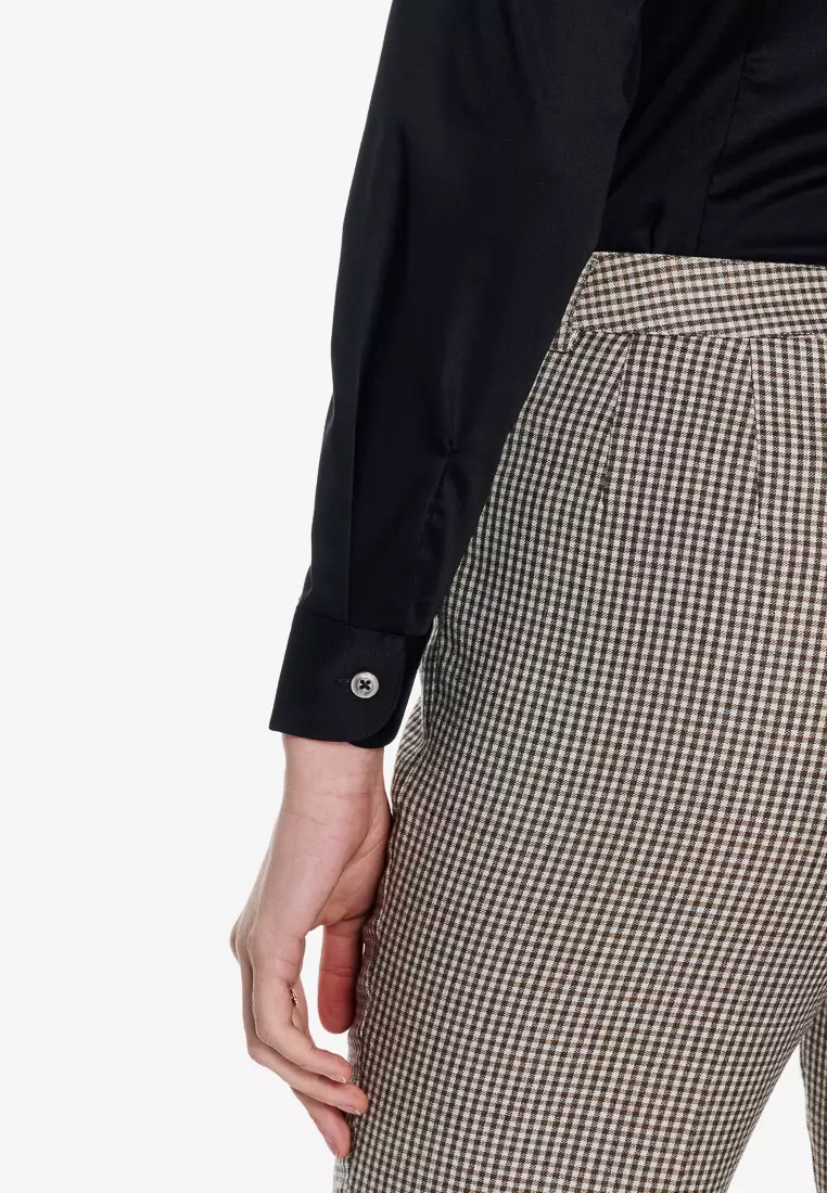 黑色V領修身版長袖襯衫