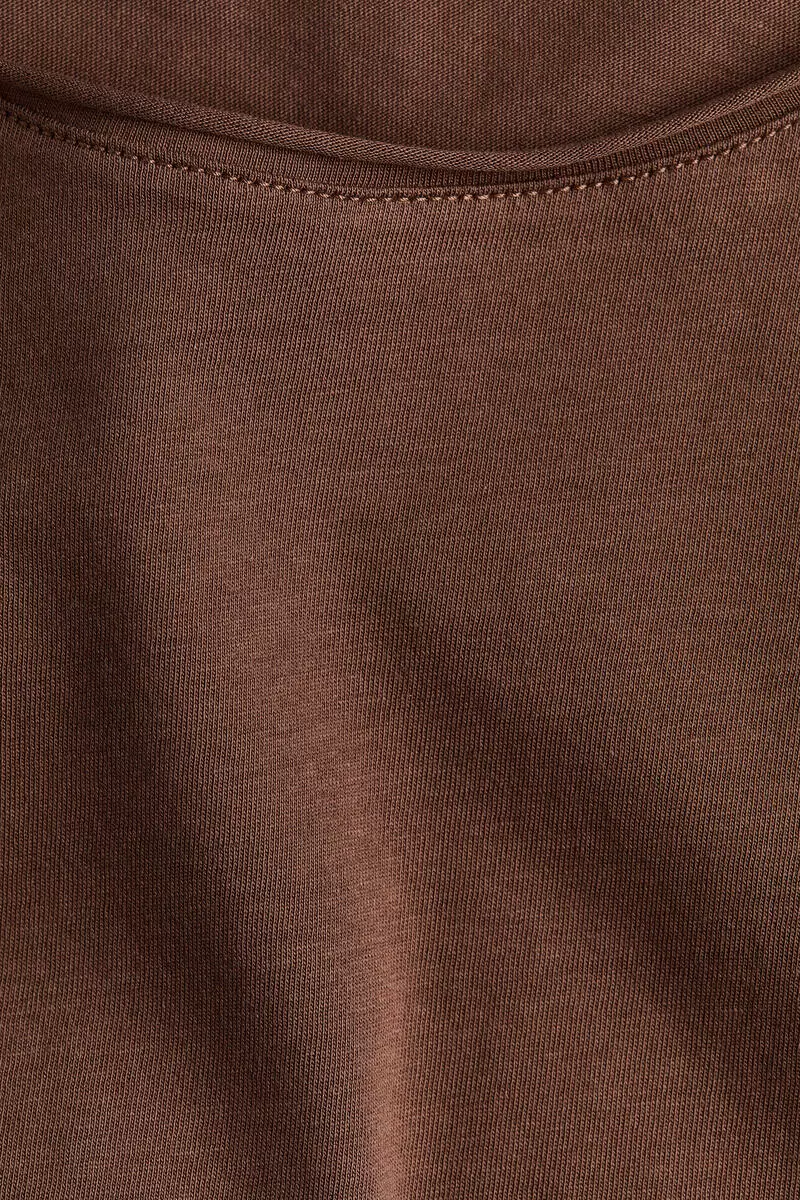 Roll-edge T-shirt