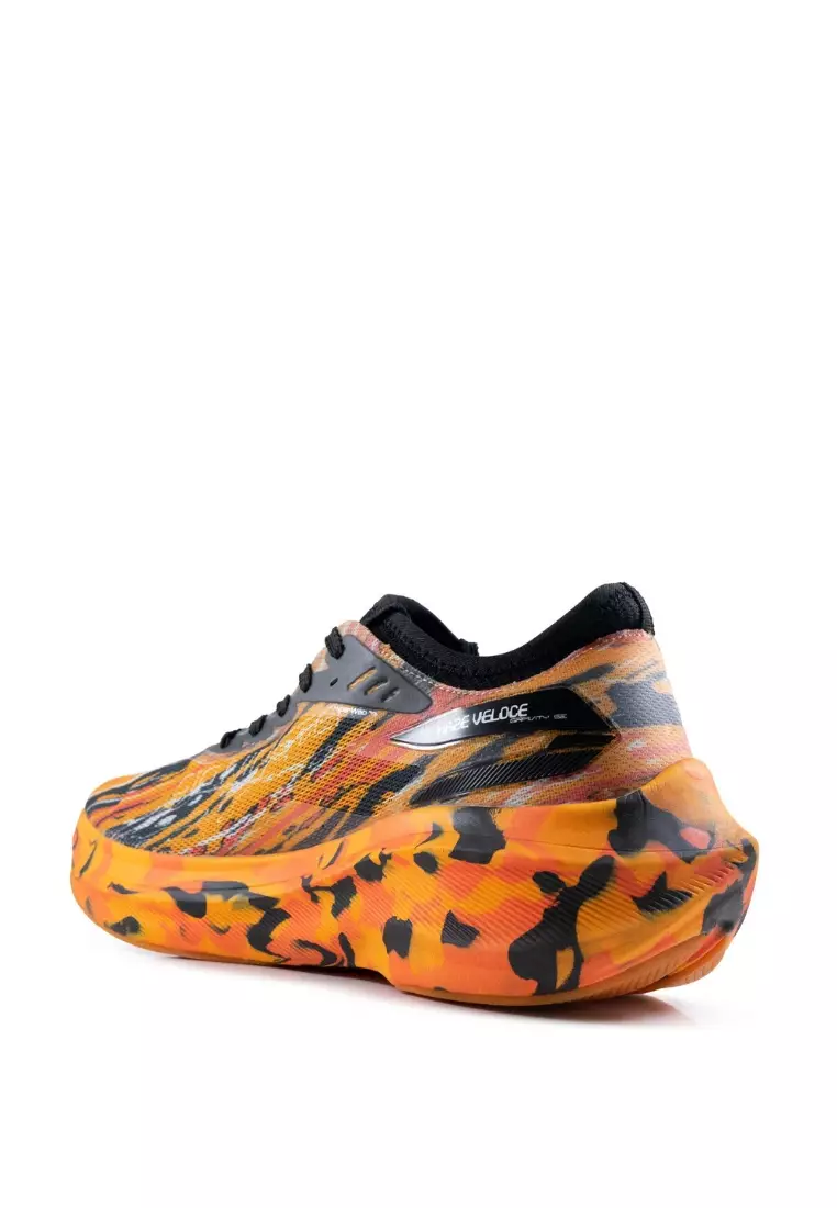 910nineten HAZE VELOCE GRAVITY sepatu lari - HITAM/ORANGE/JINGGA
