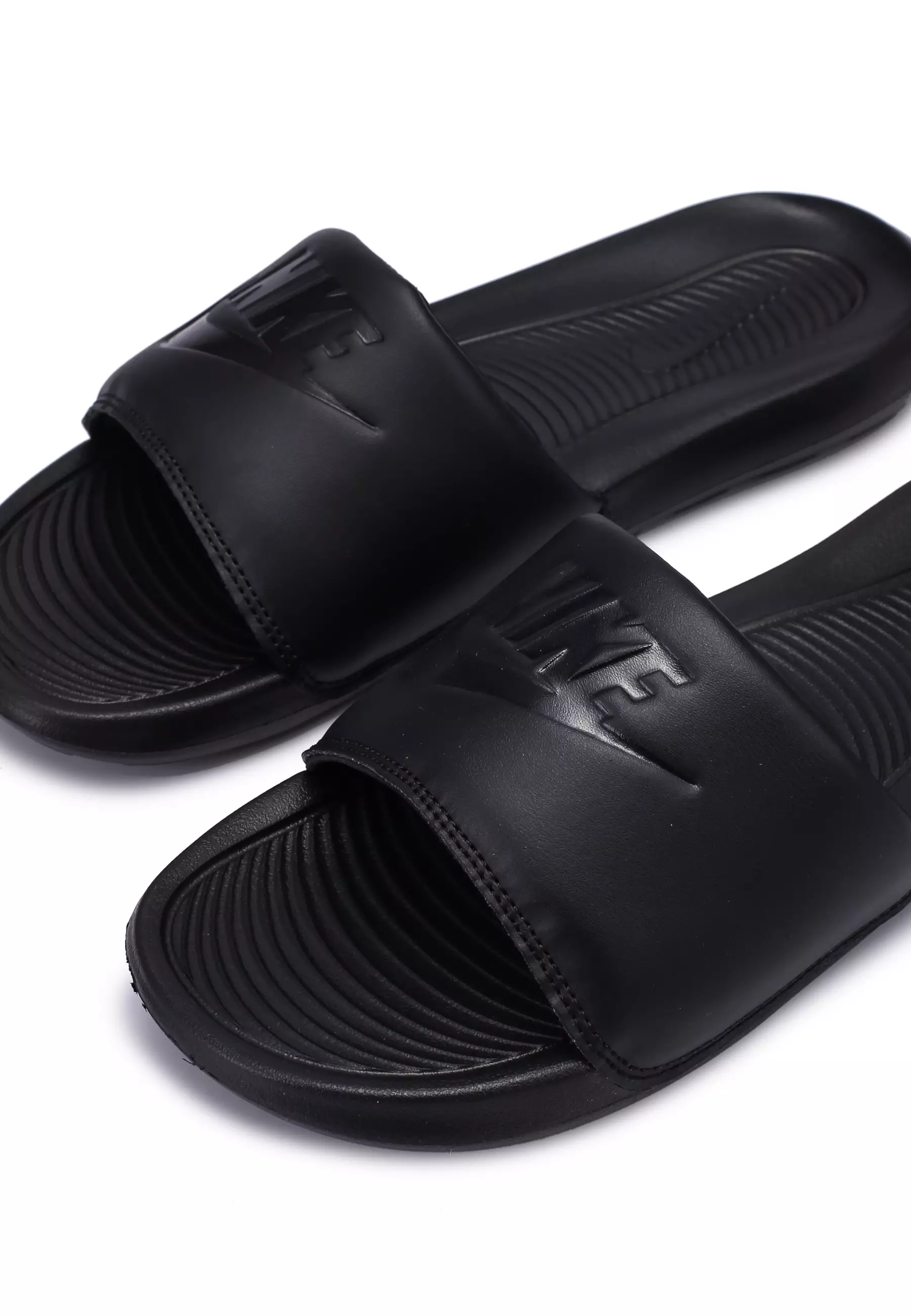 Nike Victori One