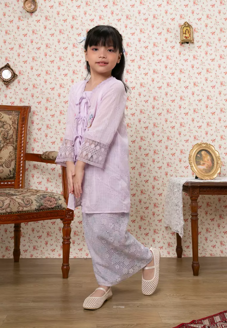 AYANA EMBROIDERED KEBAYA SET