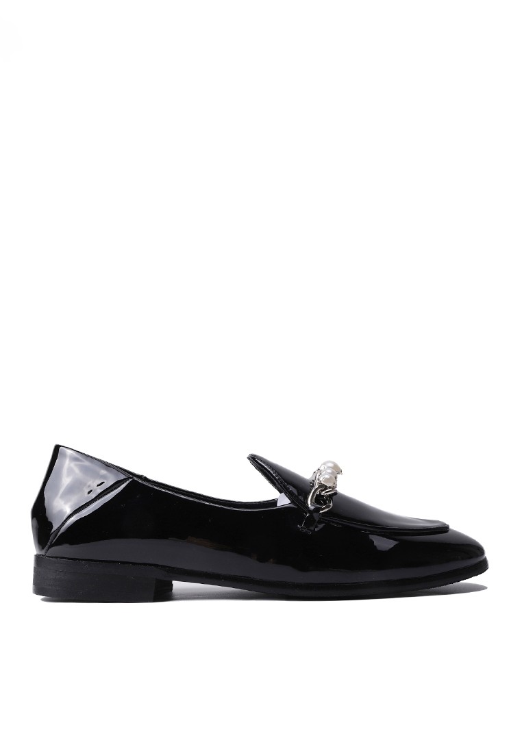 VANSA Faux-Pearl Chain Shinny Patent Loafers VSW-F2218