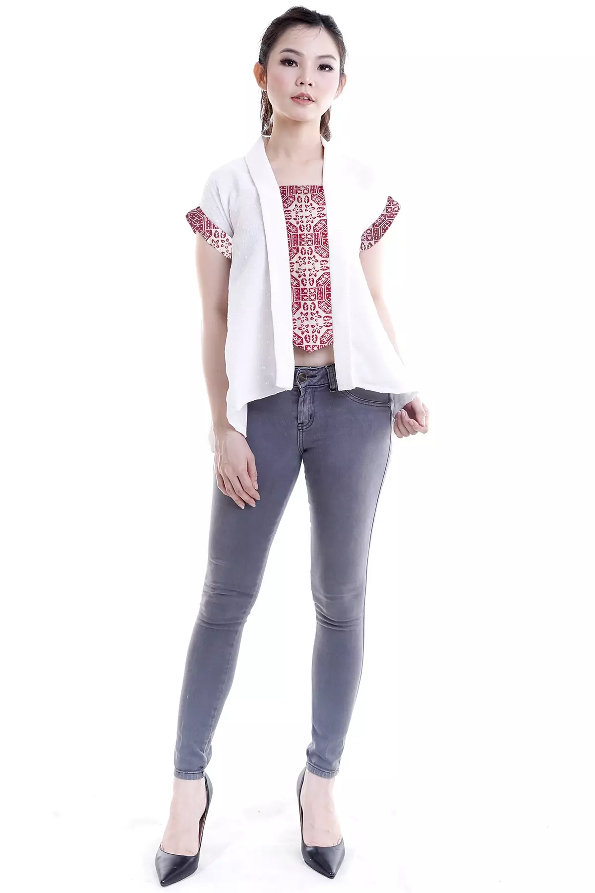 Kochi Latar Merah Batik Kebaya