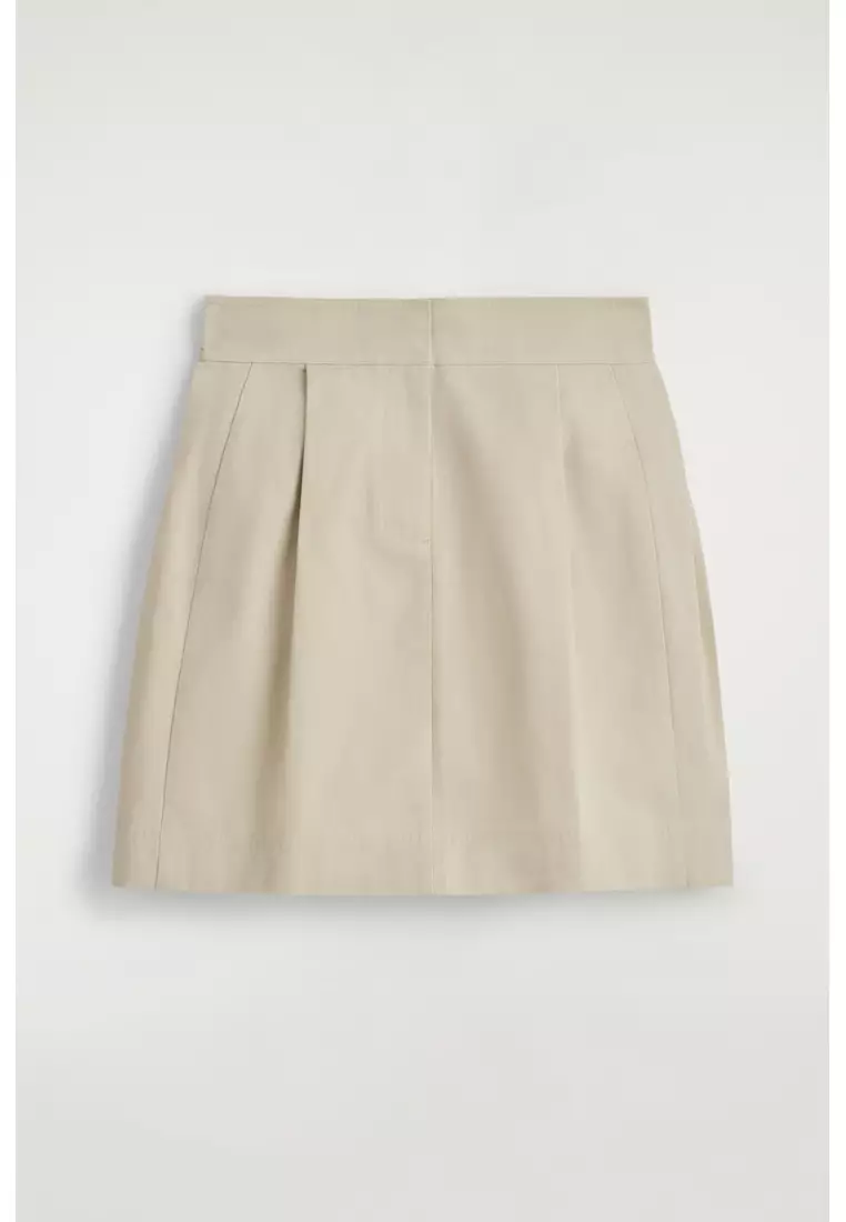 PLEATED BUCKLE-DETAIL MINI SKIRT
