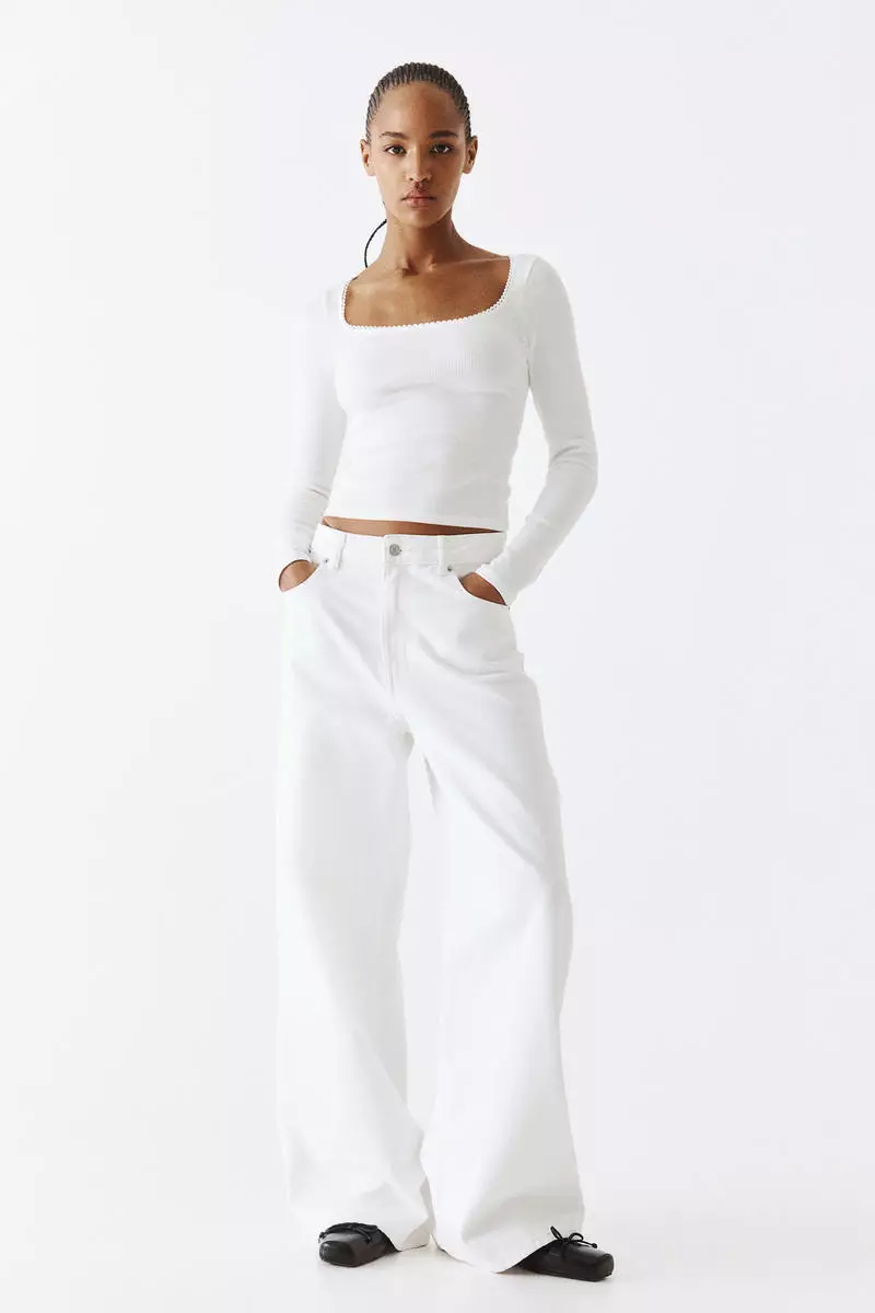 Picot-trimmed cotton top