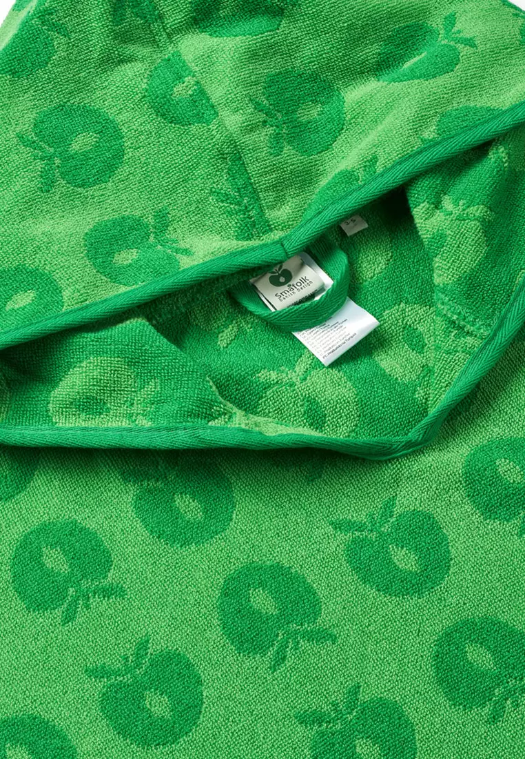 Towel poncho with apples