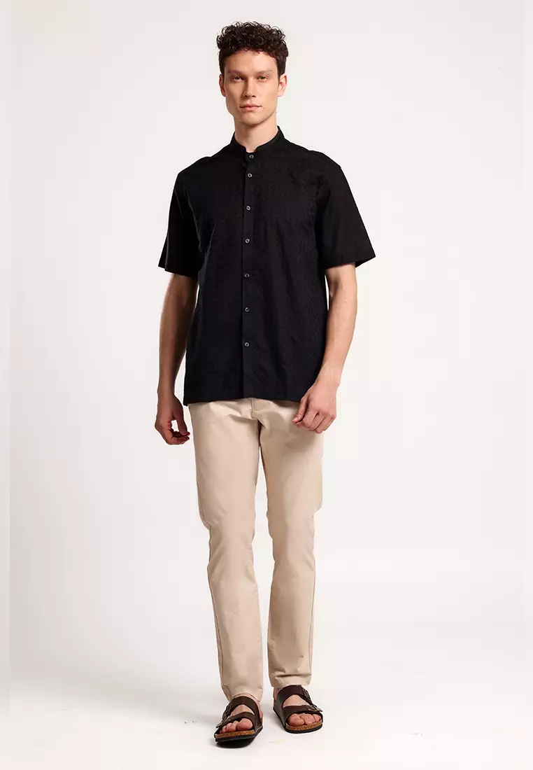 MANZONE Kemeja Koko Lengan Pendek Pria MALIQ - BLACK Warna BLACK