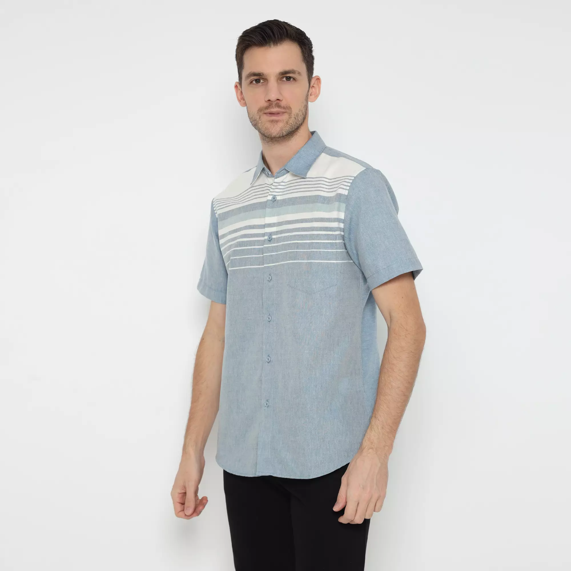 (LAST CALL) Platini Kemeja Salur Horizontal Pria Lengan Pendek Light Blue 73484