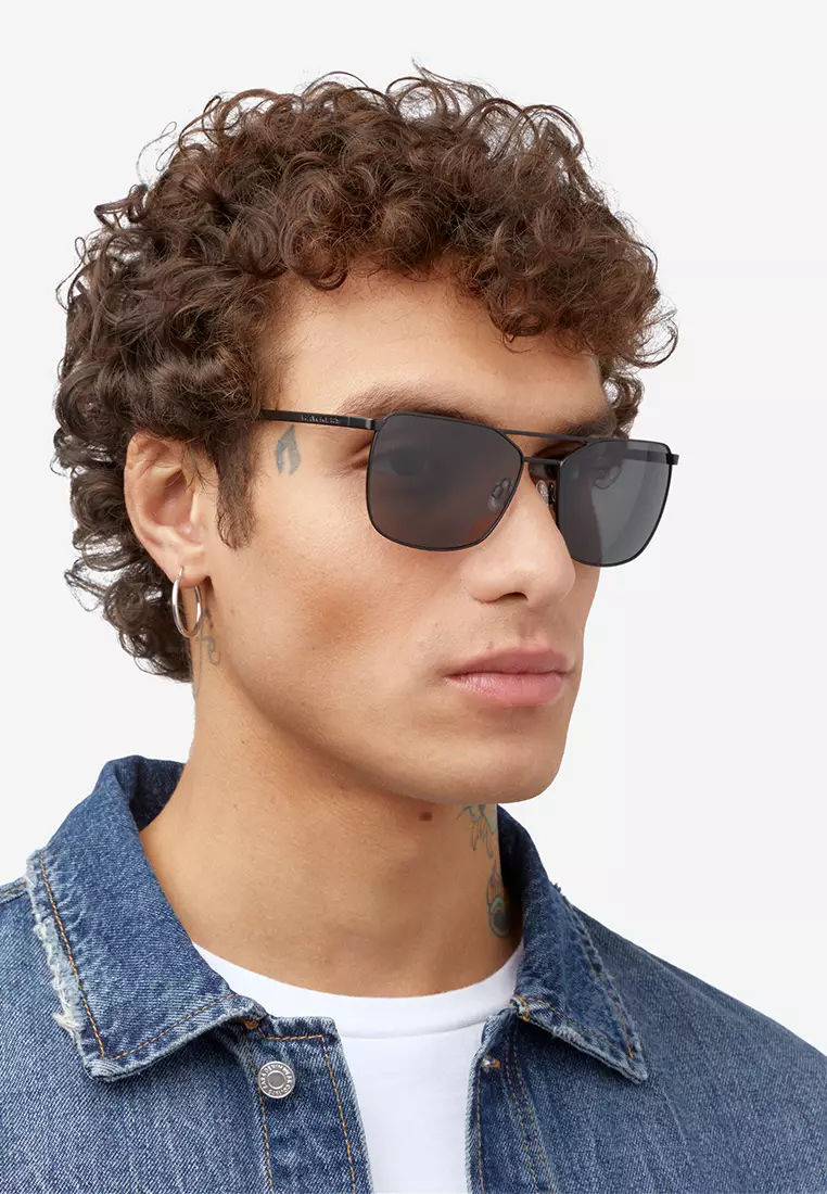 HAWKERS POLARIZED Black Dark SENSE Sunglasses for Men and Women, Unisex. UV400 Protection. Official Product designed in Spain