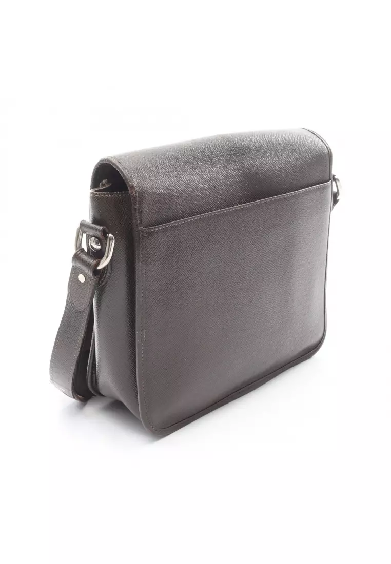 Pre-Loved Louis Vuitton Andrei taiga grizzly bear Shoulder bag leather Dark brown