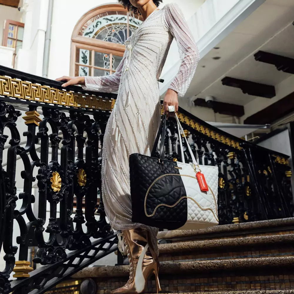 Jual Sprayground Sprayground Split Quilted Shark Tote Bag Black White