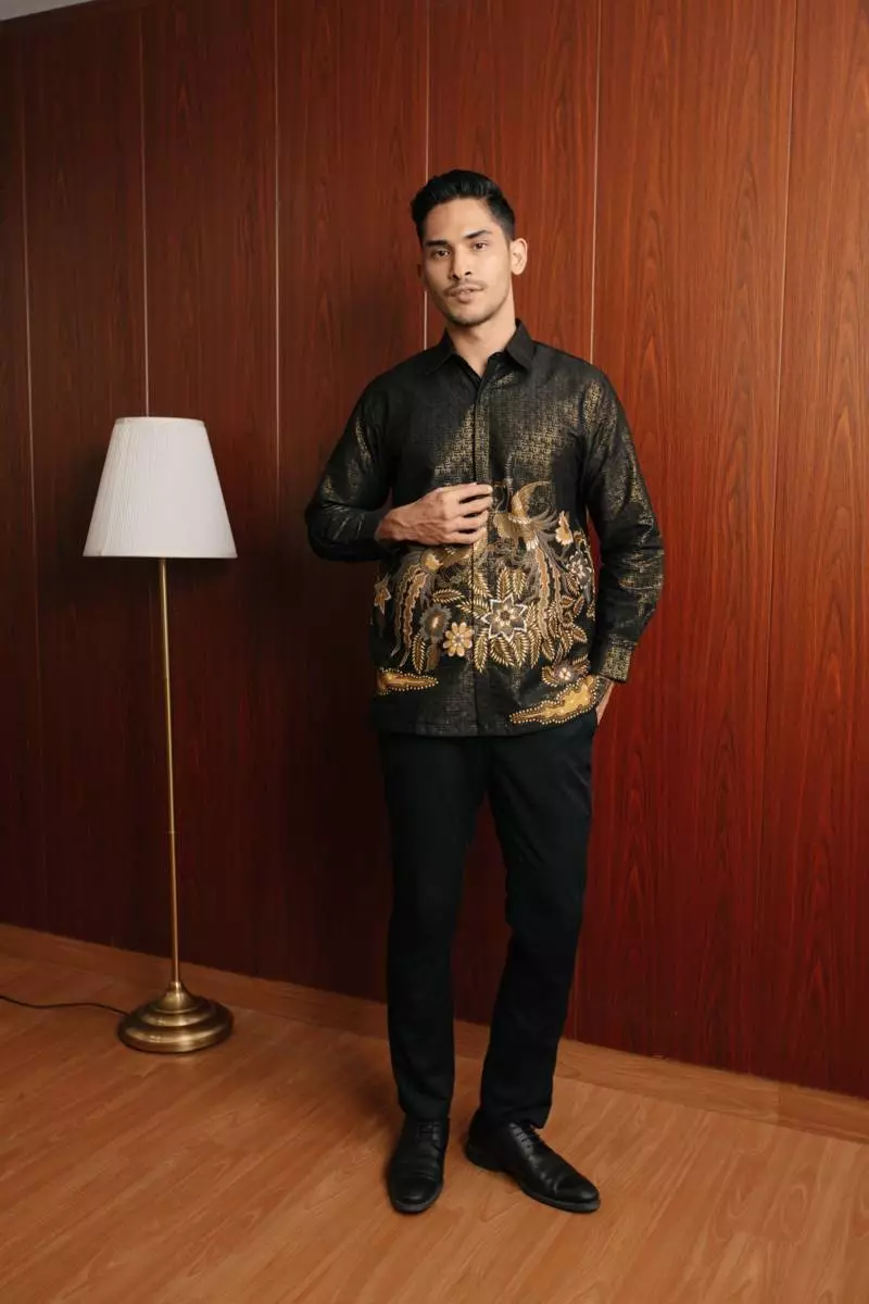 Kalyna Black Kemeja Pria  Panjang Regular Fit Furing Foil