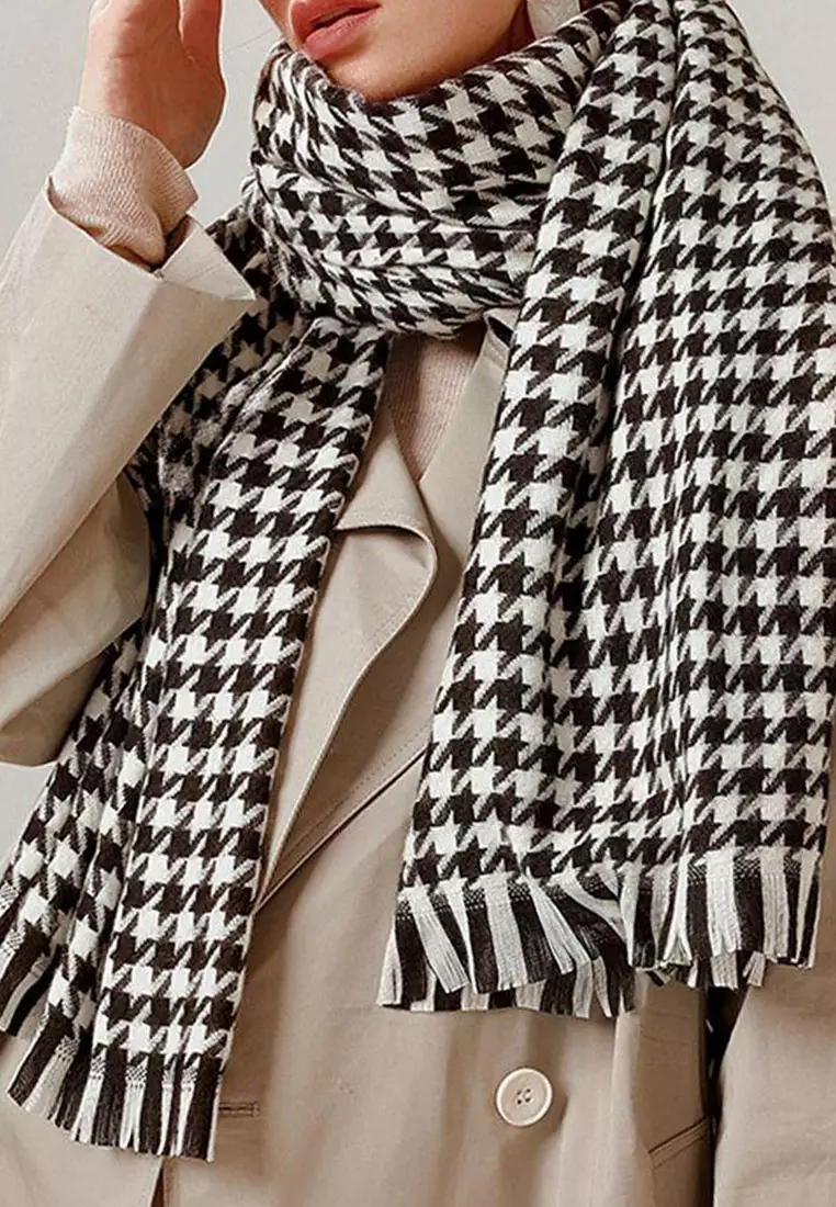 Houndstooth Cashmere Shawl Syal Wanita Black