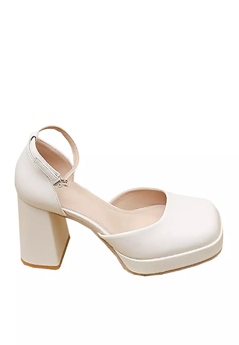 White block heel discount closed toe shoes