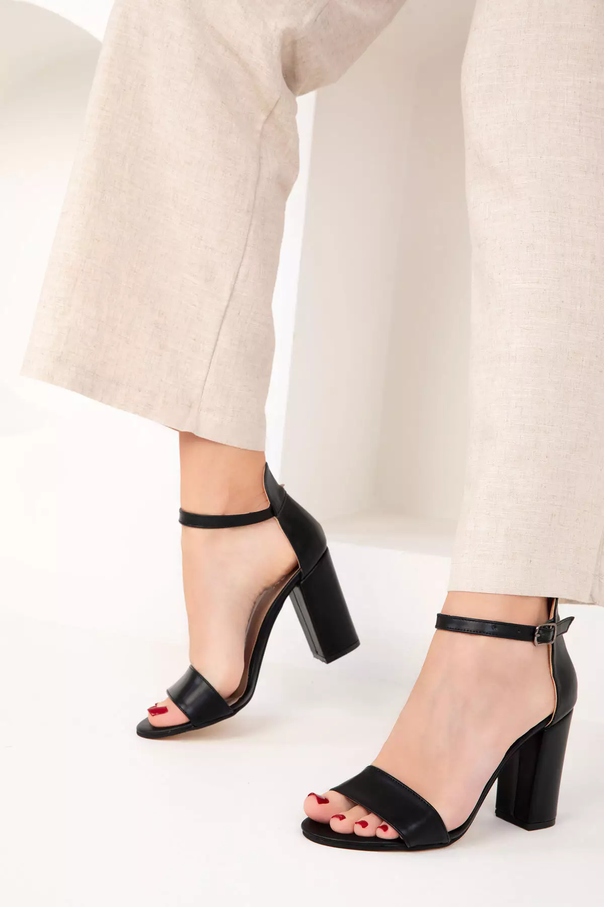 Women's Black Classic Heeled Shoes 14532